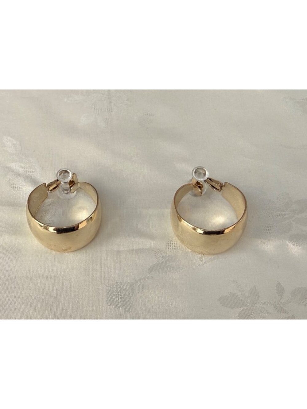 Vinatge Gold-Tone Wide Hoop Clip-On Earrings